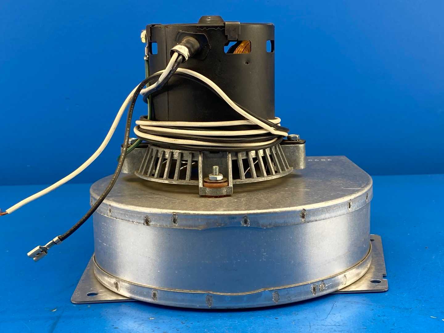 Fasco Industries No. 70218983 Type U21B Furnace Exhaust Draft Inducer Motor 115V 1.3A 3000RPM