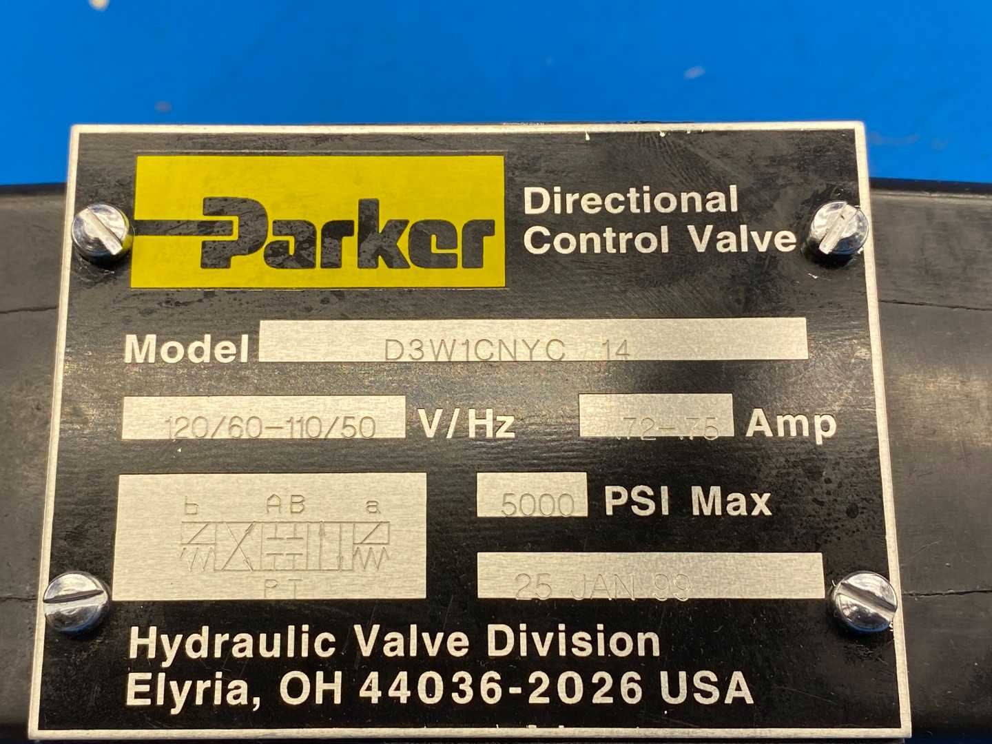Parker D3W1CNYC-14 Hydraulic Directional Control Valve, 5000 MAX PSI, 110/120V, 50/60Hz