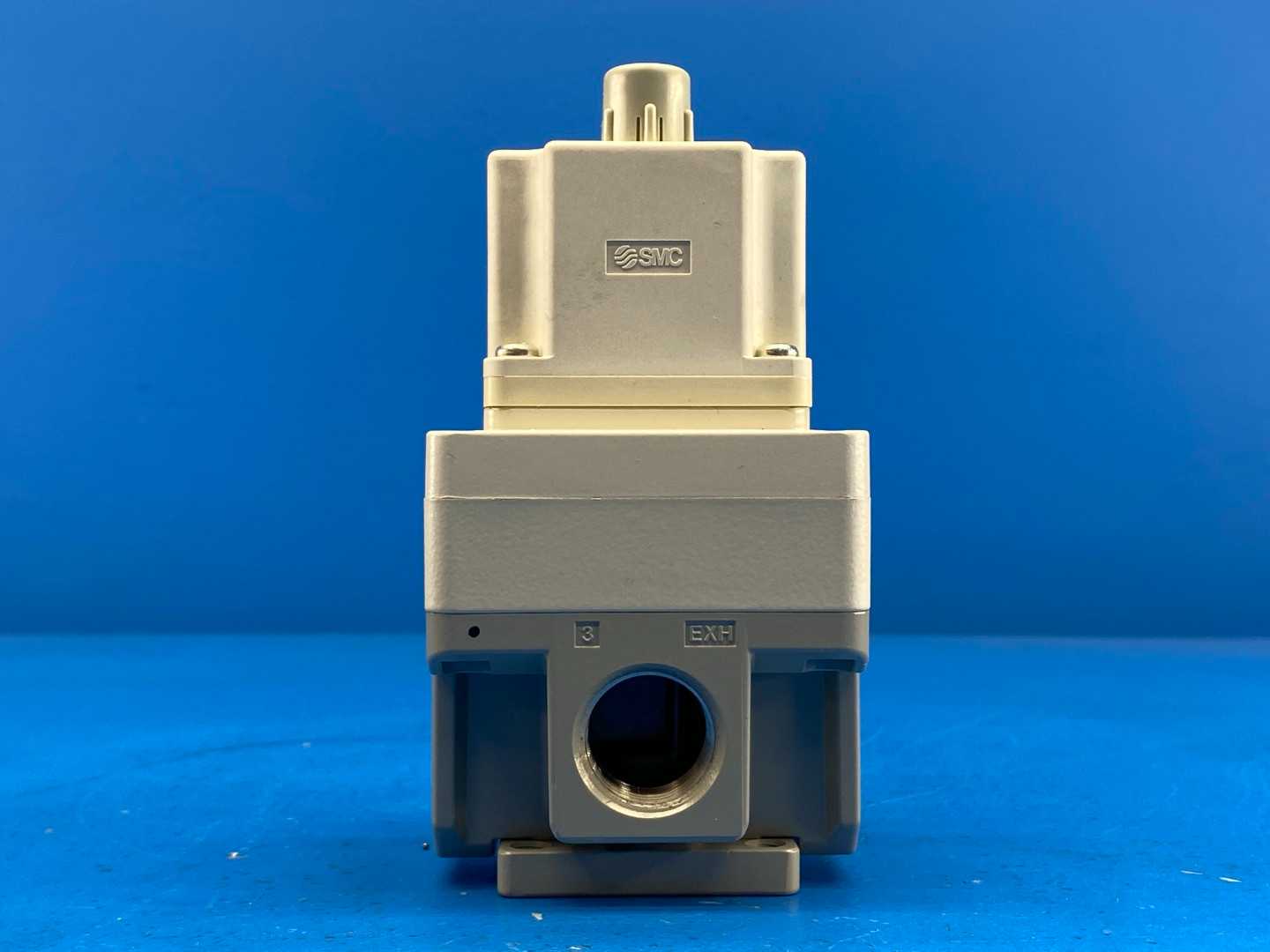SMC ITV3050-01N4BL4 Electro-Pneumatic Regulator ITV3000 130PSI 24VDC
