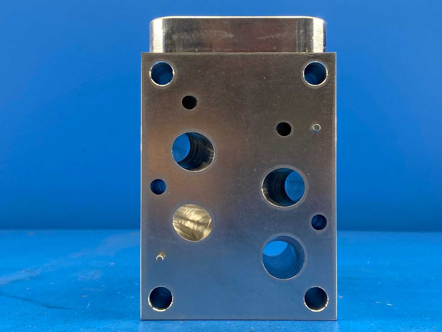 SUN Hydraulics NKA 01Y7-A2 Cartridge Valve Block Manifold