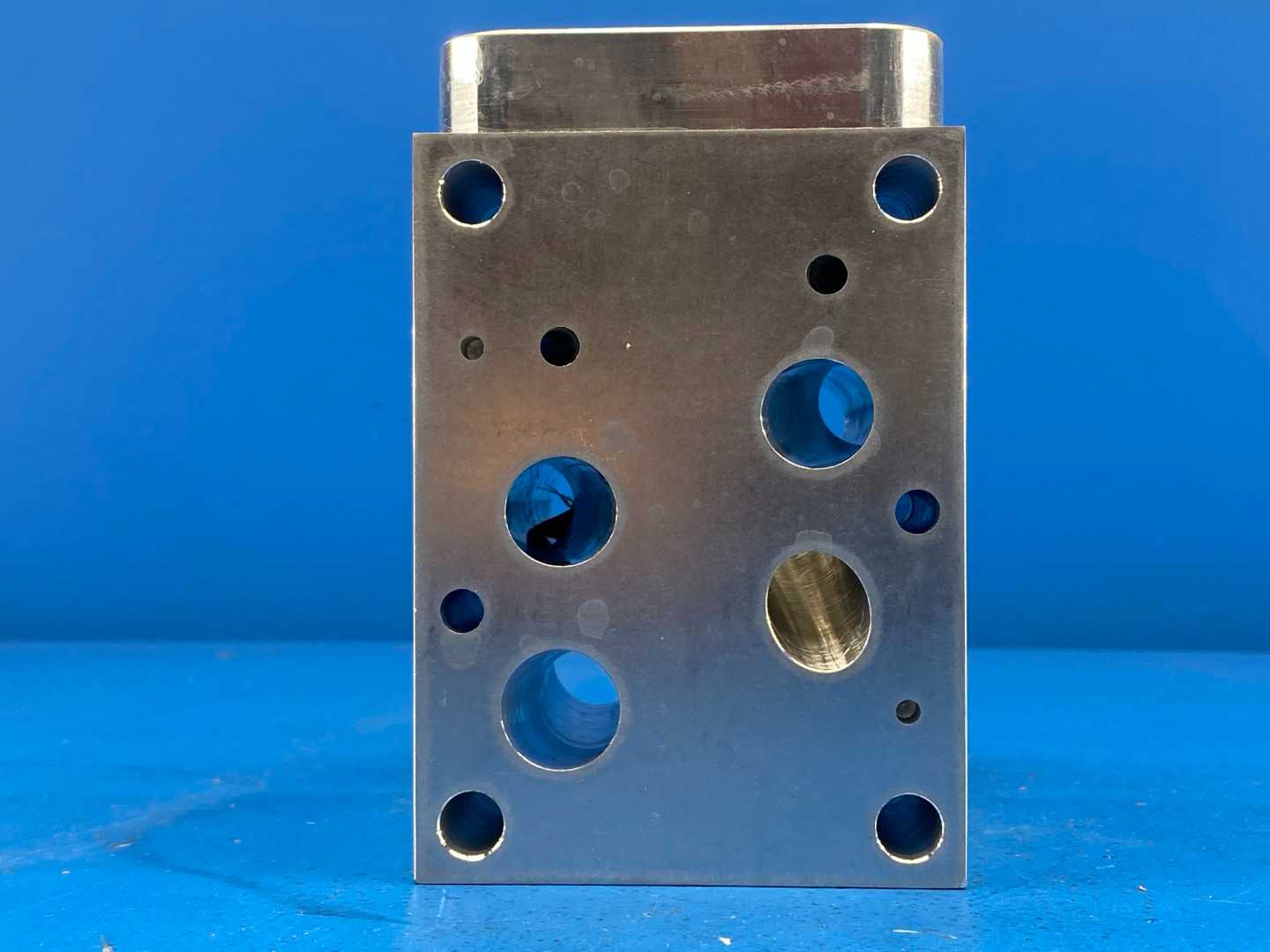 SUN Hydraulics NKA 01Y7-A2 Cartridge Valve Block Manifold