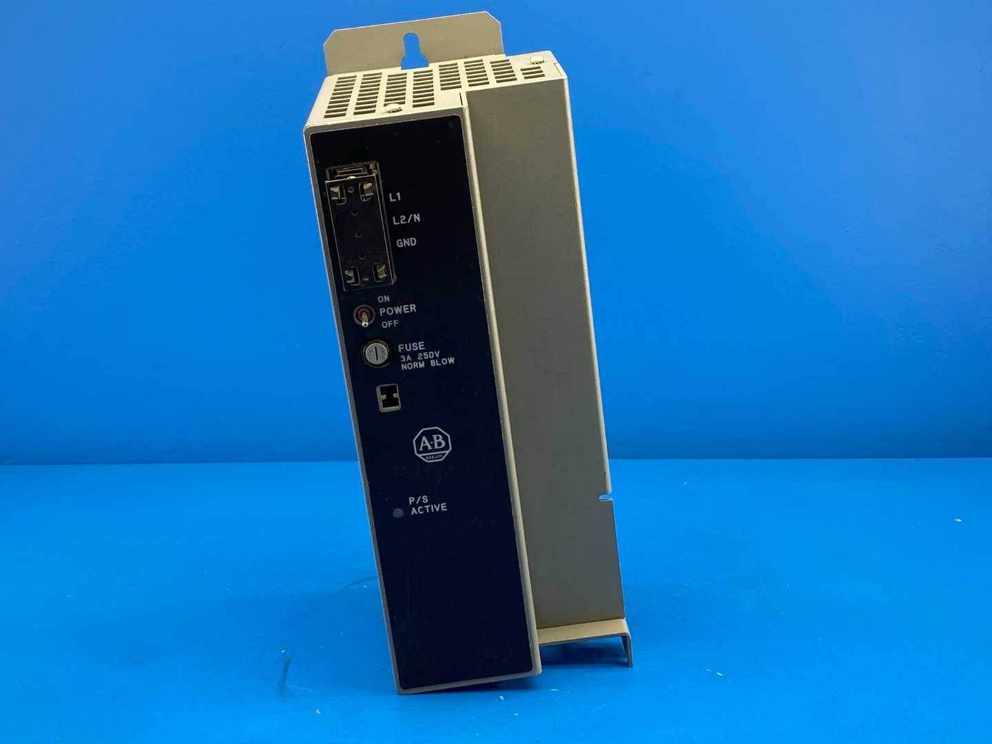 Allen-Bradley 1771-P7 B, 120/220V  AC Power Supply