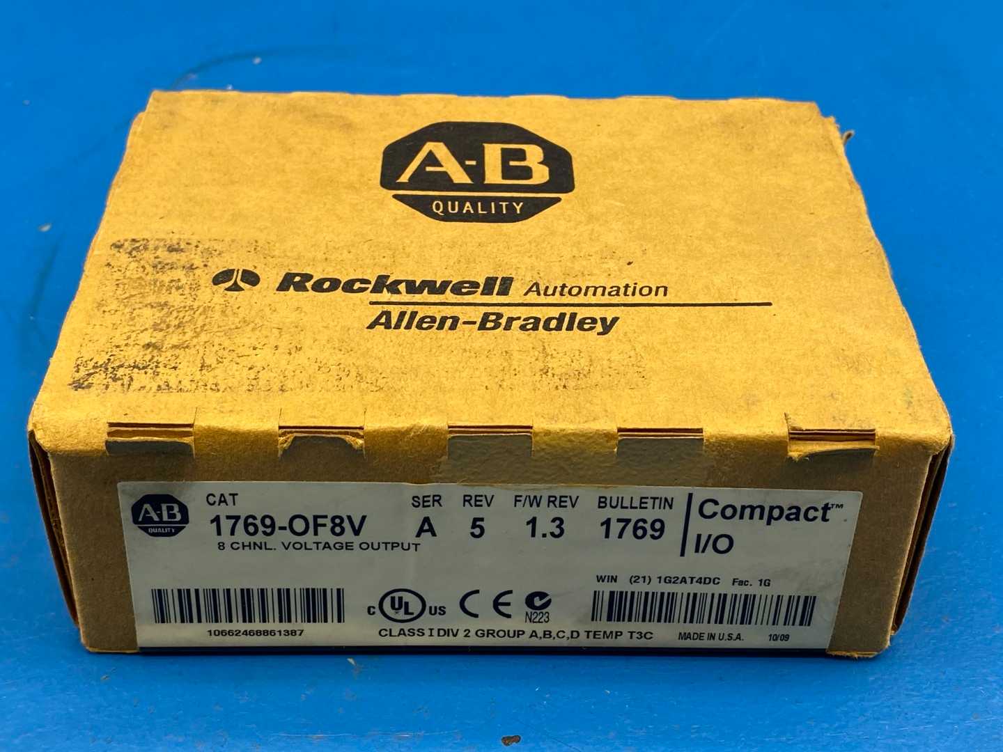 Allen-Bradley 1769-OF8V A CompactLogix 8 Pt Output Module