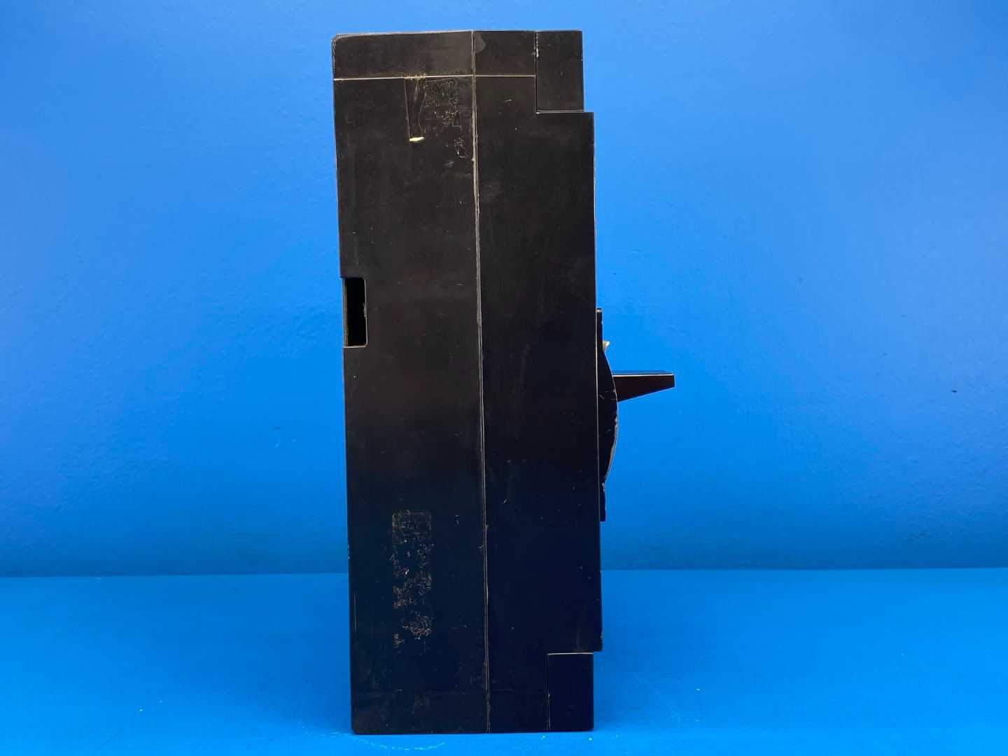 Square D LAL36400 Circuit Breaker 400 Amp 3 Pole 600V 3 Phase LAL Series Molded Case