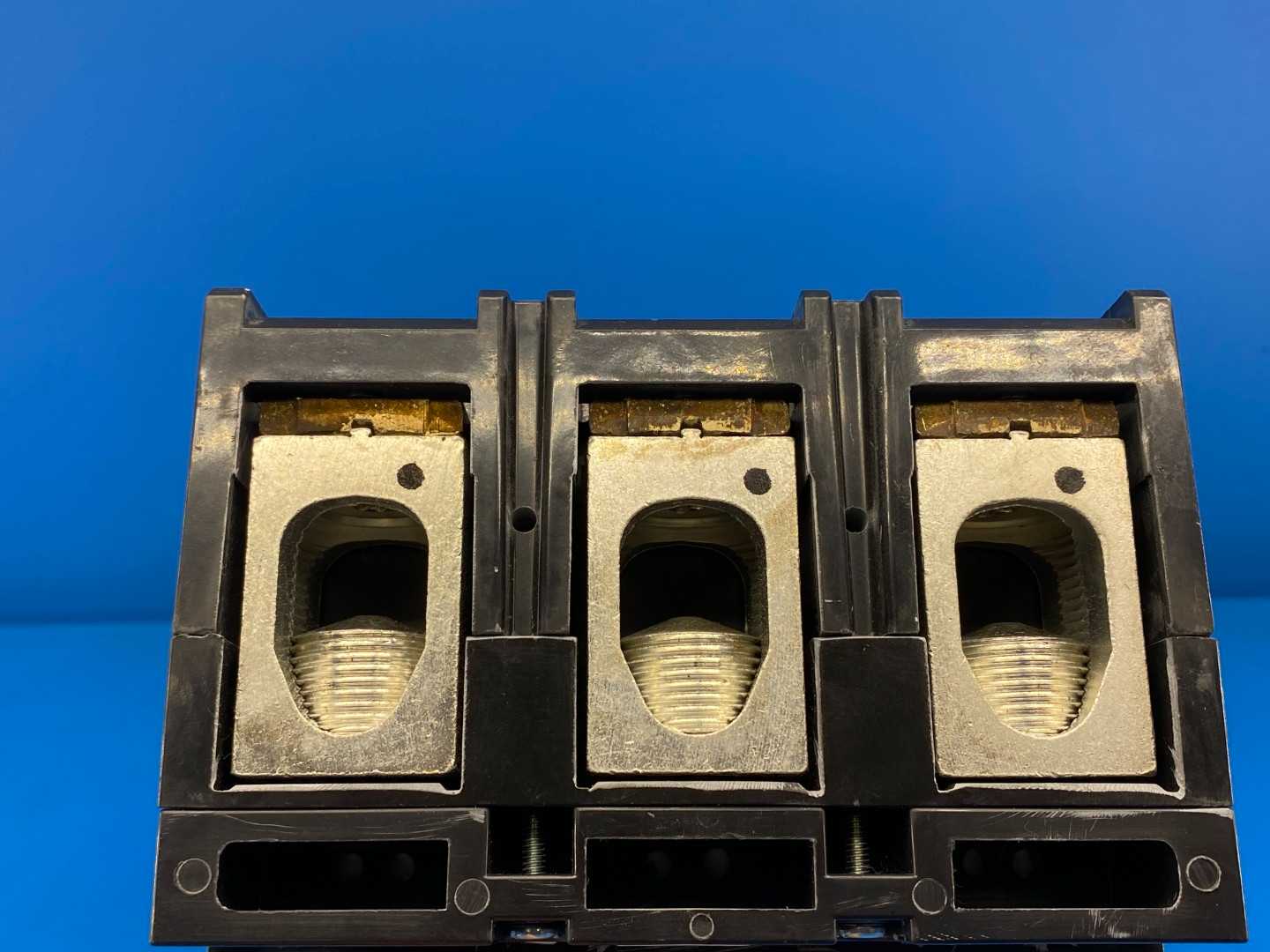 Square D LAL36400 Circuit Breaker 400 Amp 3 Pole 600V 3 Phase LAL Series Molded Case