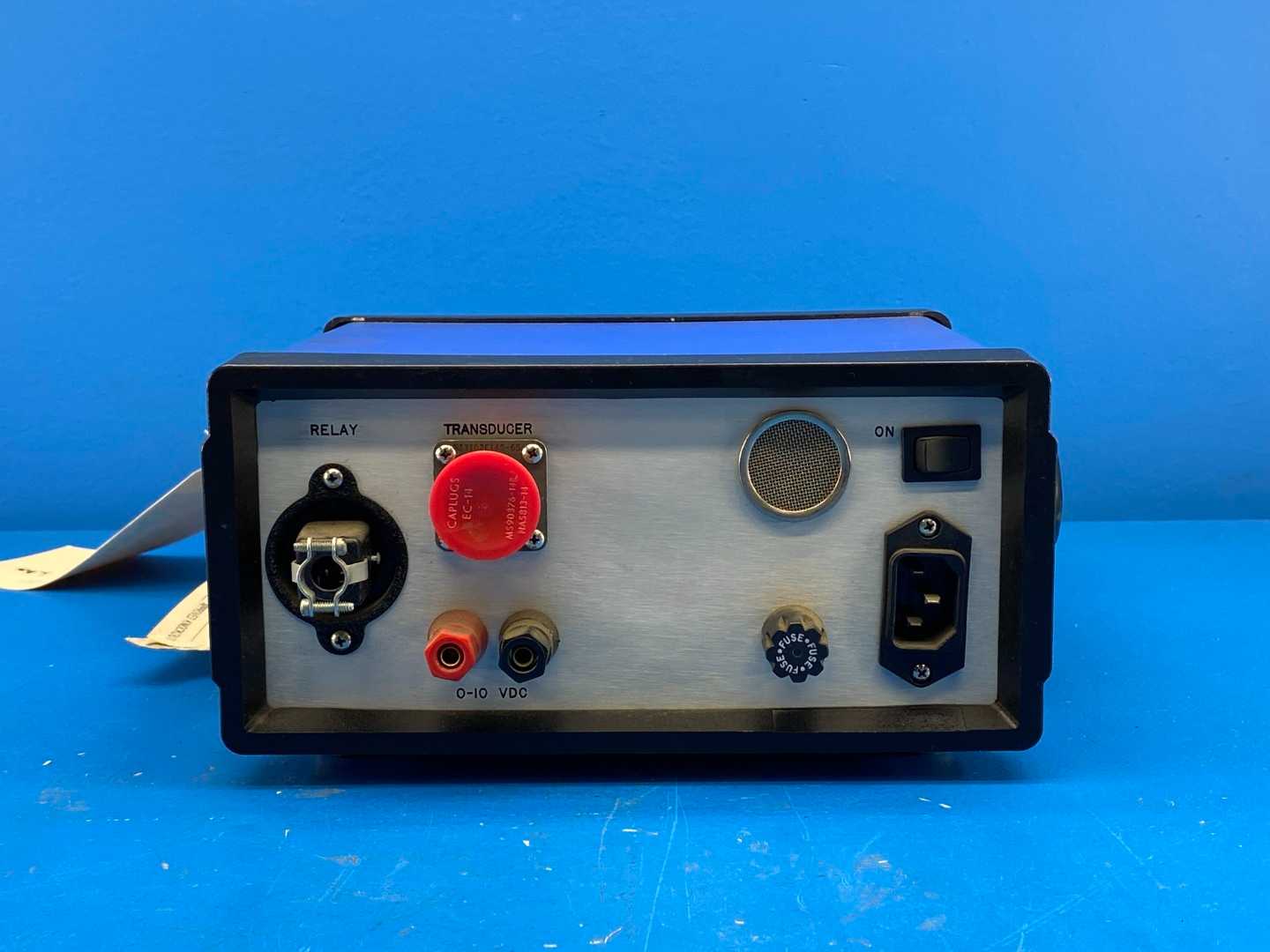 Celesco SE2000-4500-7465-1111 Transducer Display 115V Precision Measurement with Limit Control