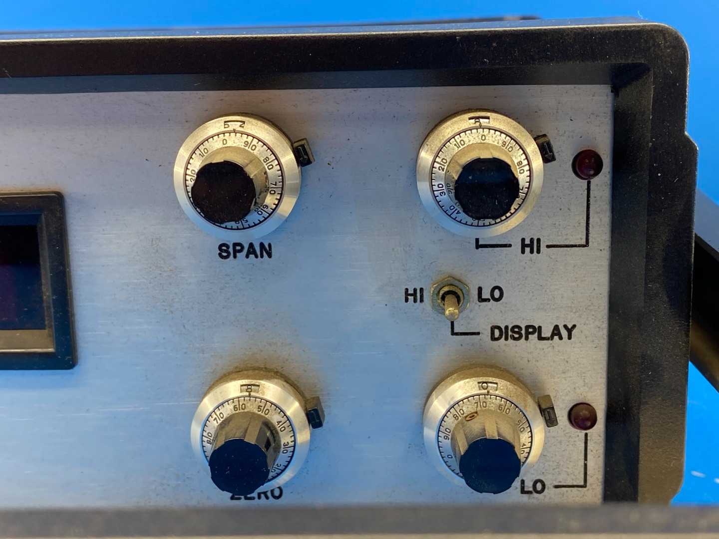 Celesco SE2000-4500-7465-1111 Transducer Display 115V Precision Measurement with Limit Control