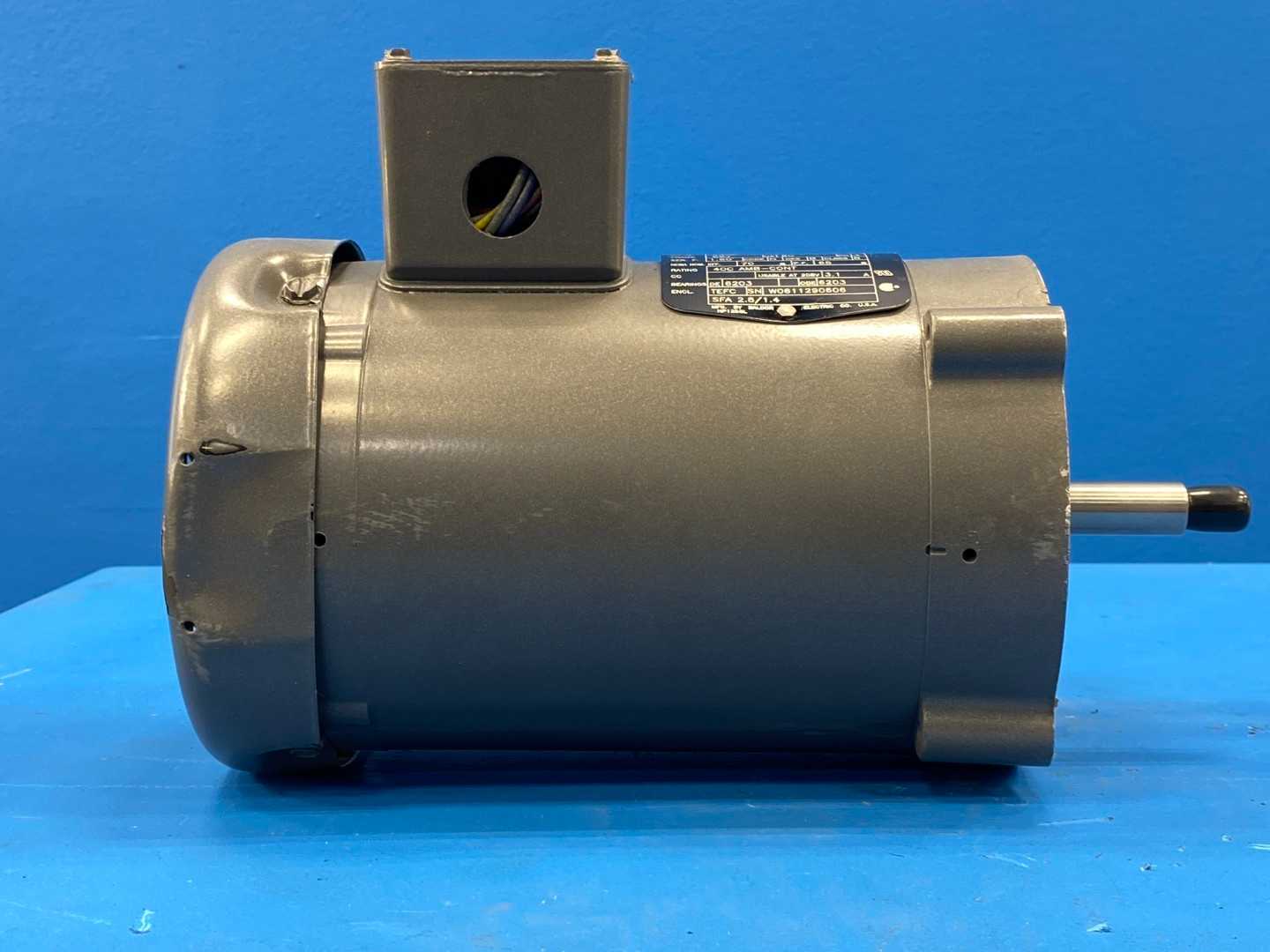 Baldor JM3460 Industrial Motor 0.5 HP 230/460V 3450 RPM TEFC 3-Phase 56J Frame