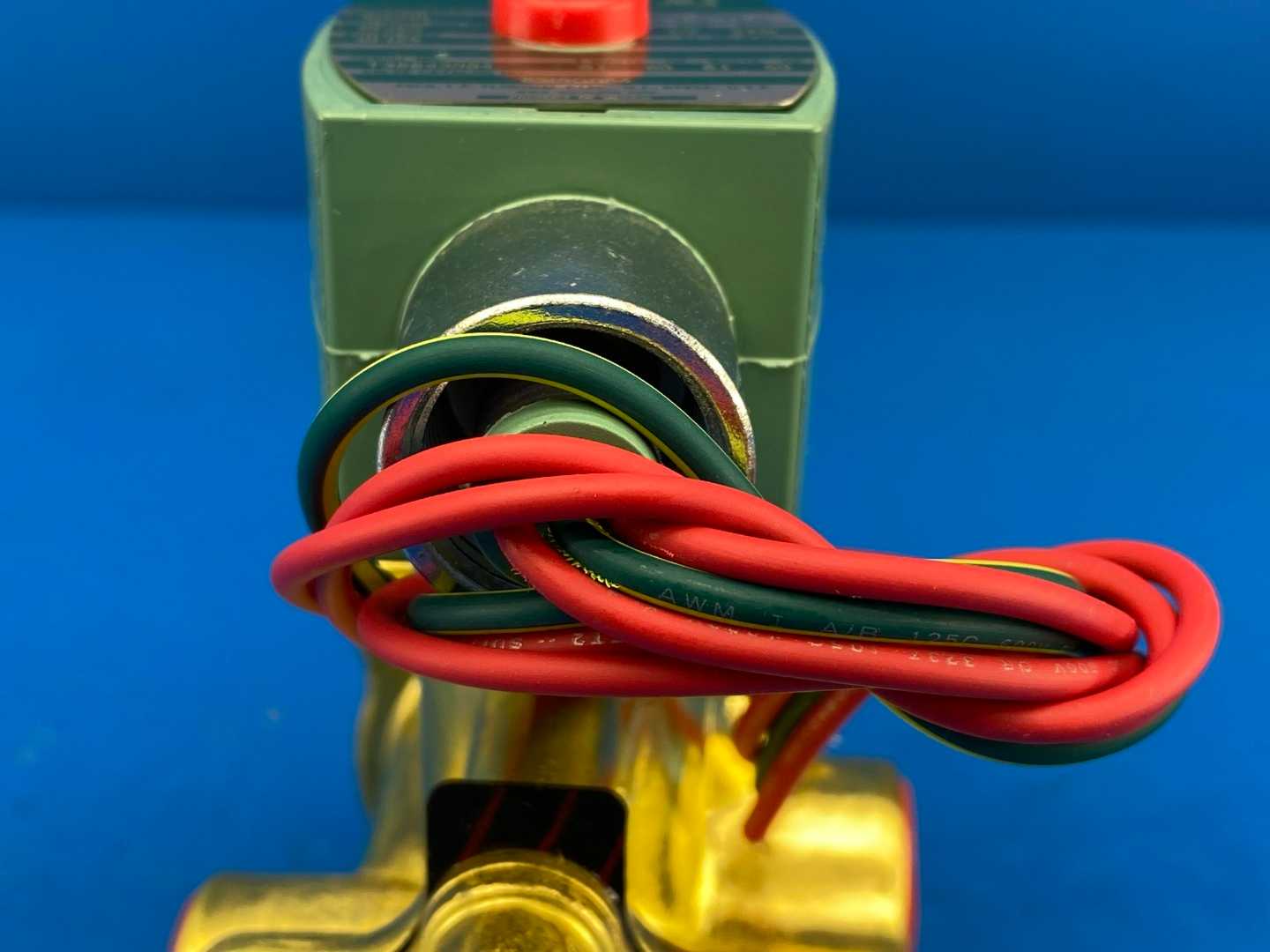 ASCO Red-Hat 8316G064 Solenoid Valve 1/2" pipe 110/120V 10-150 PSI Gas 10-125 PSI Water