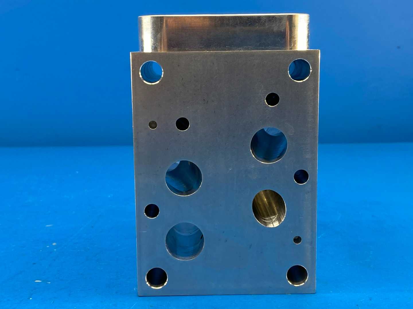 SUN Hydraulics NKA0D72-A2 Cartridge Valve Block Manifold