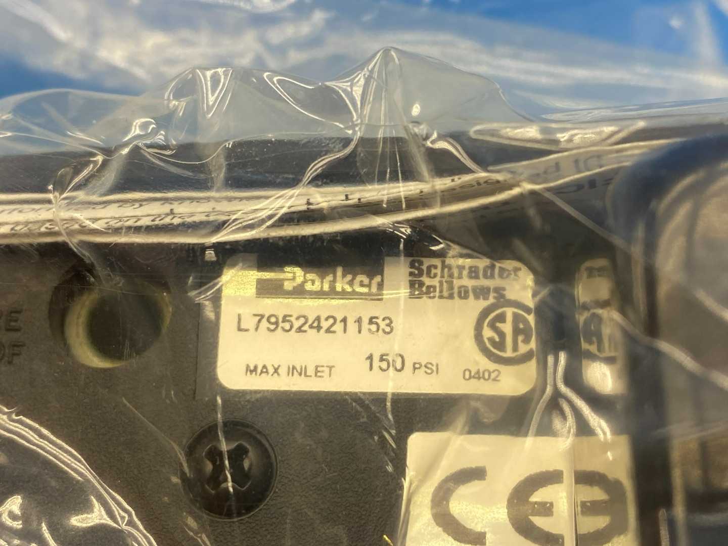 Parker L7952421153, Valve-air Sprint Series 3 Position Double Solenoid Pneumatic Valve 120V/60Hz 150 PSI