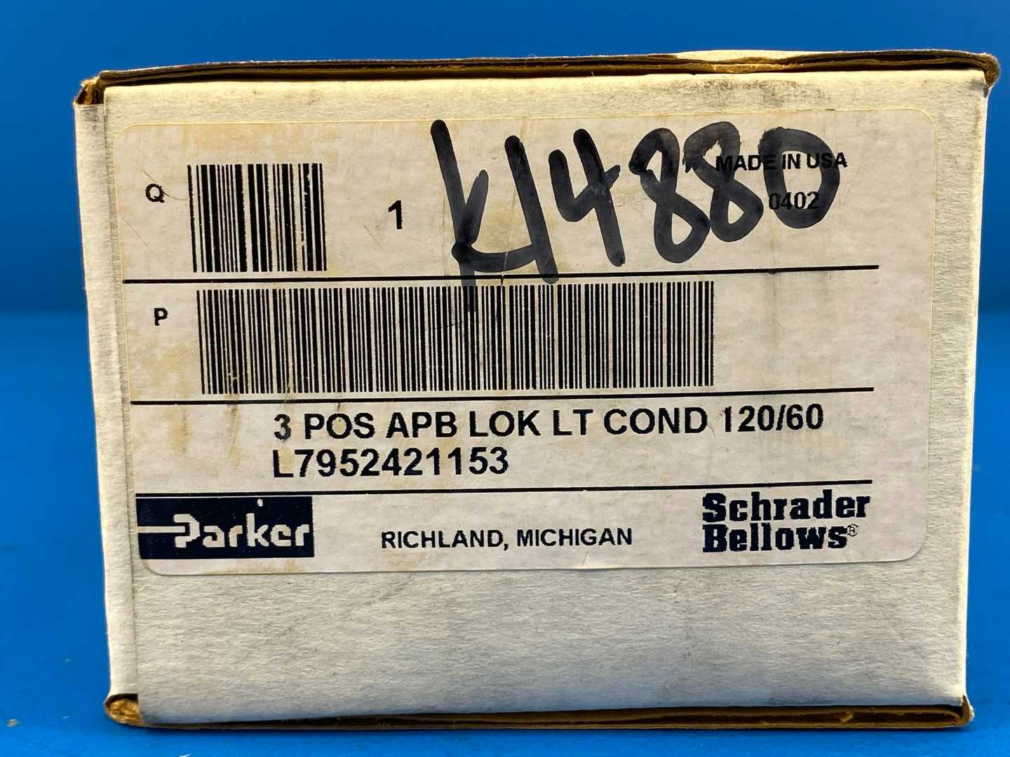 Parker L7952421153, Valve-air Sprint Series 3 Position Double Solenoid Pneumatic Valve 120V/60Hz 150 PSI