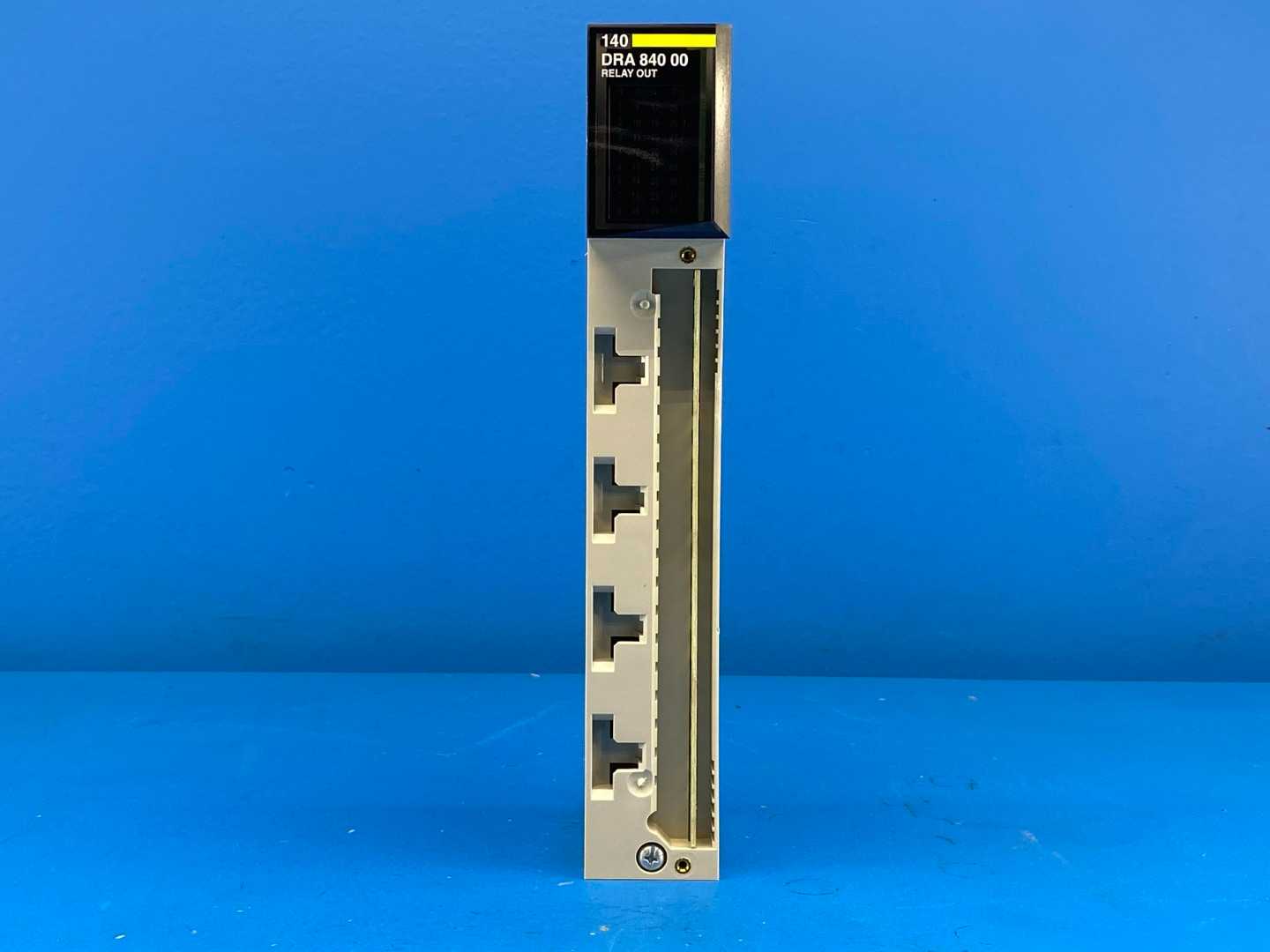 Schneider Electric 140DRA84000 Relay Output Module Modicon Quantum 16-Point 240VAC 2A
