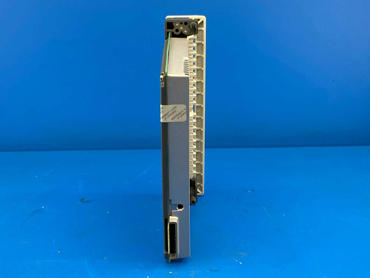 Schneider Electric- Modicon AS-B807-132, 800 I/O 155VAC IN 32PT Input Module PV:00 RL:75 SV:--