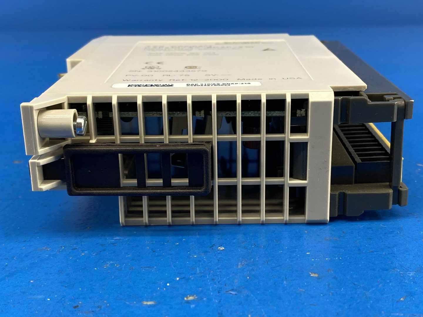 Schneider Automation TSX Compact DAP210 / AS-BDAP-210 Discrete Output Module