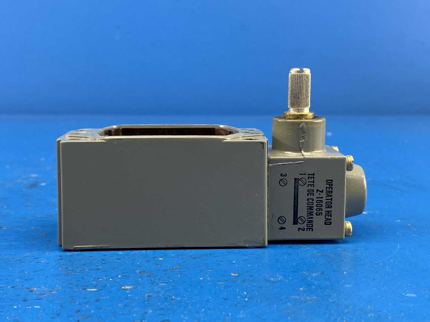 Allen-Bradley 802T-A, 30mm Push Button, 1NO/1NC Contact Configuration, IP66 Enclosure Rating