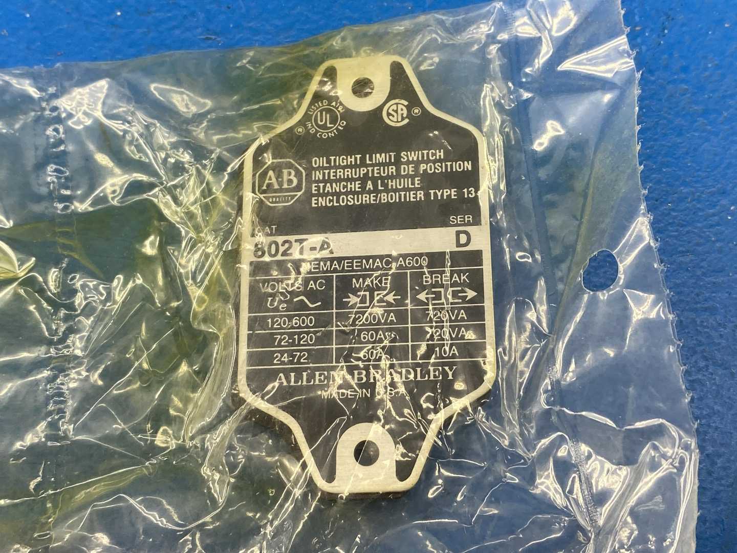 Allen-Bradley 802T-A, 30mm Push Button, 1NO/1NC Contact Configuration, IP66 Enclosure Rating