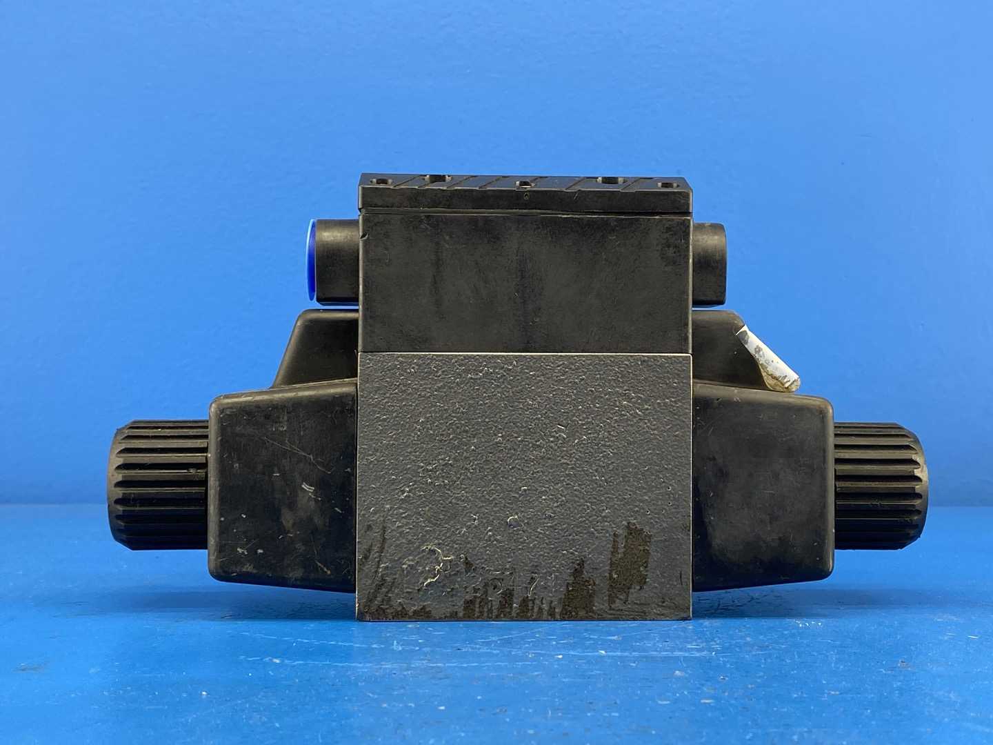Bosch 081WV10P1V1001KA115/60 D51 DIRECTIONAL VALVE