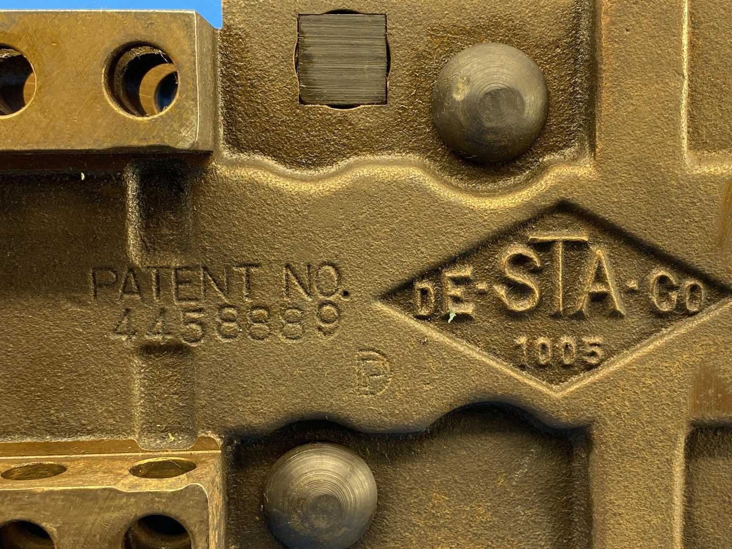 DESTACO 1000-MR Pneumatic Heavy Duty Power Clamp