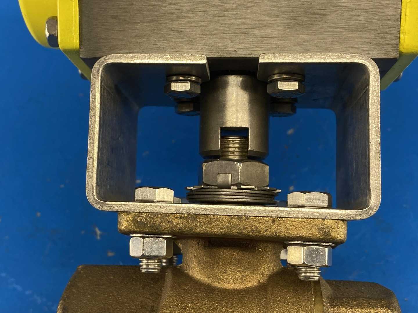 Conbraco Compac Torque Actuator 3TD-030-00 125PSIG MAX w/ Apollo 1 ½”  Ball Valve