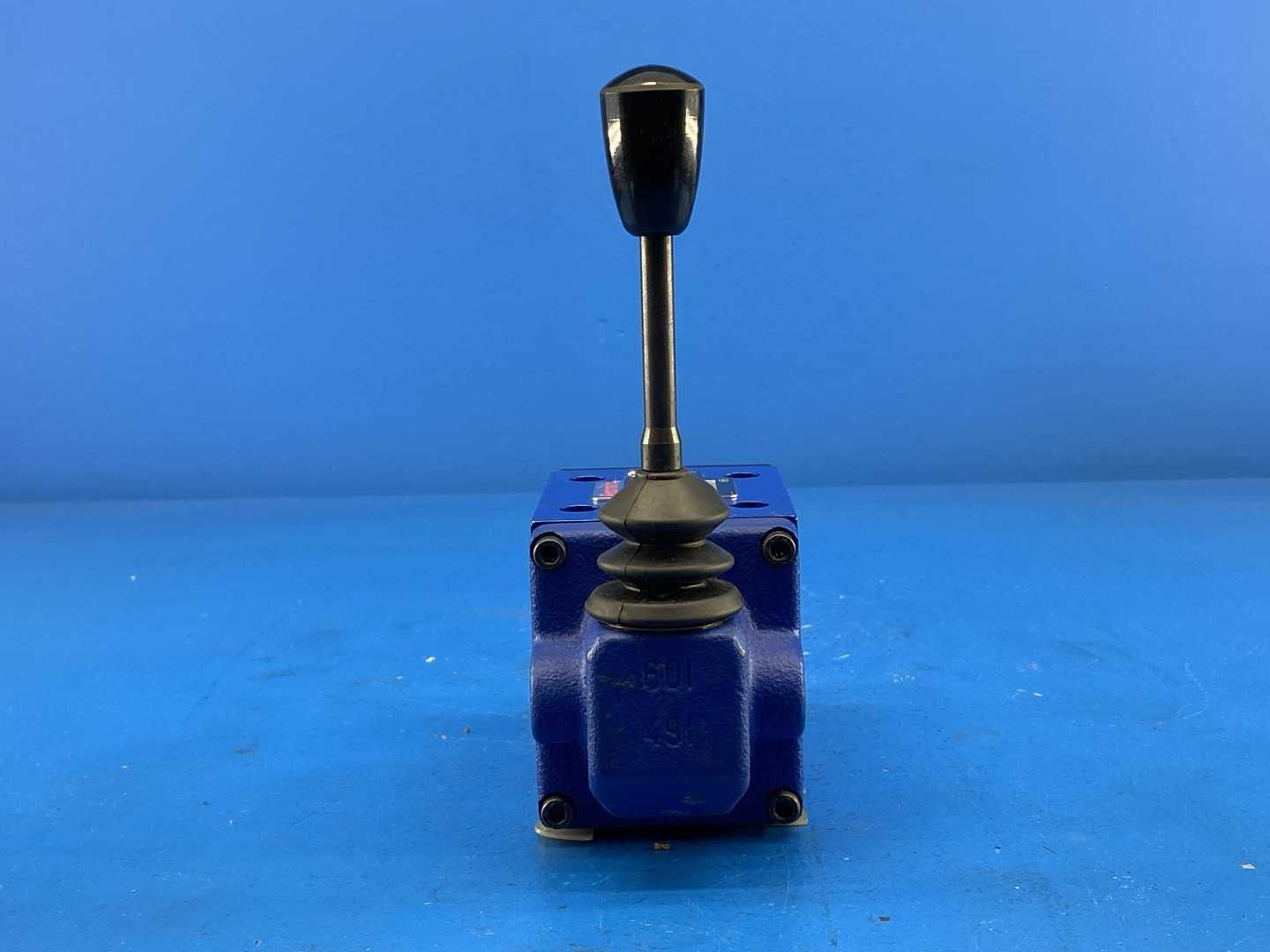 Rexroth R900589983 (FD 00310) (4WMM10E31/)