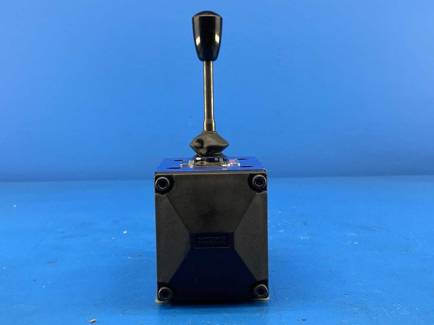 Rexroth R900589983 (FD 00310) (4WMM10E31/)