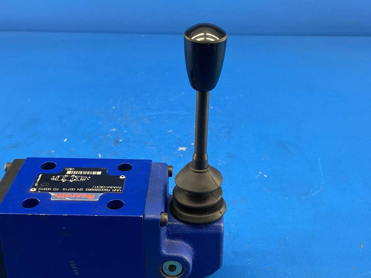 Rexroth R900589983 (FD 00310) (4WMM10E31/)