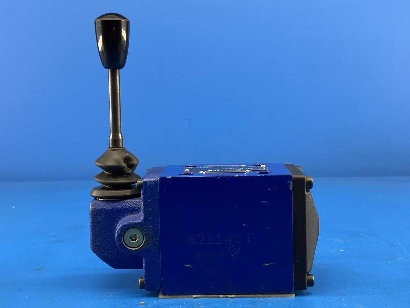Rexroth R900589983 (FD 00310) (4WMM10E31/)