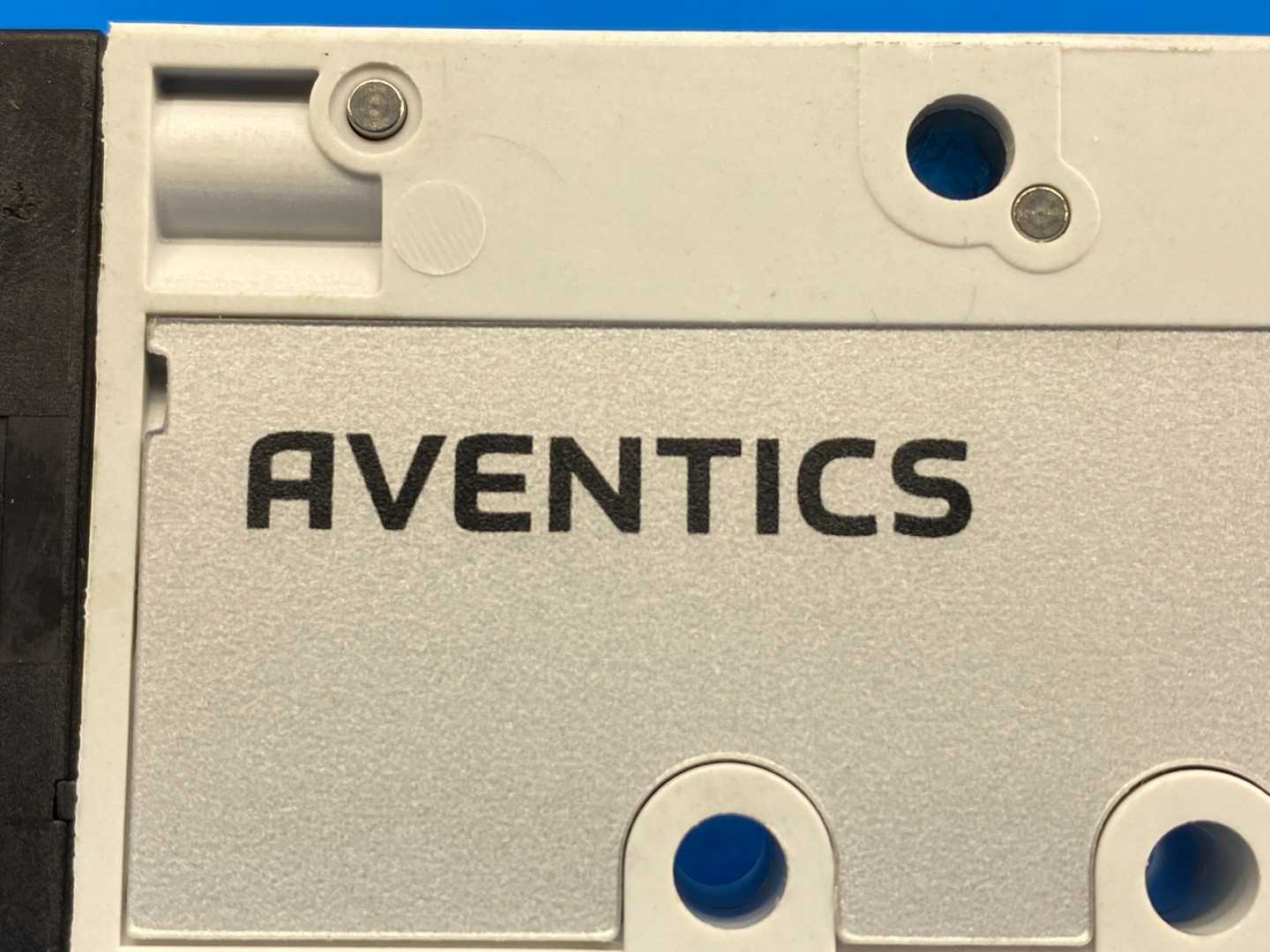 Aventics R422101209 5/2-Way Solenoid-Operated Pneumatic Valve 145 PSI (10 Bar) 24VDC
