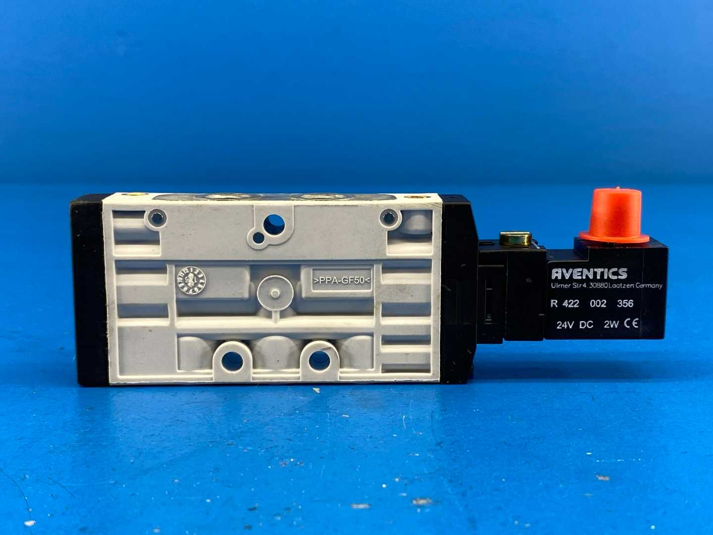 Aventics R422101209 5/2-Way Solenoid-Operated Pneumatic Valve 145 PSI (10 Bar) 24VDC