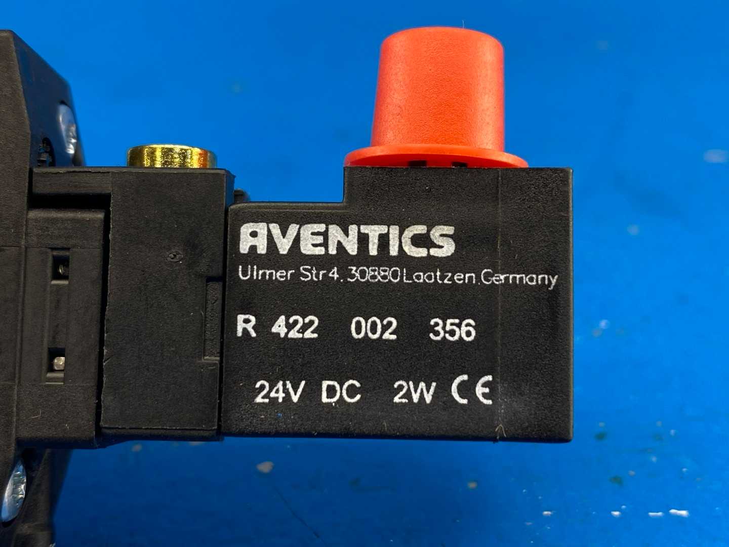 Aventics R422101209 5/2-Way Solenoid-Operated Pneumatic Valve 145 PSI (10 Bar) 24VDC