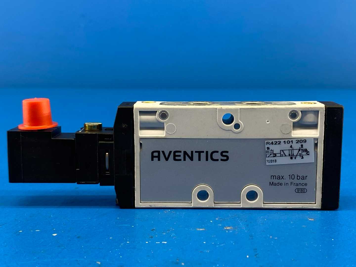 Aventics R422101209 5/2-Way Solenoid-Operated Pneumatic Valve 145 PSI (10 Bar) 24VDC
