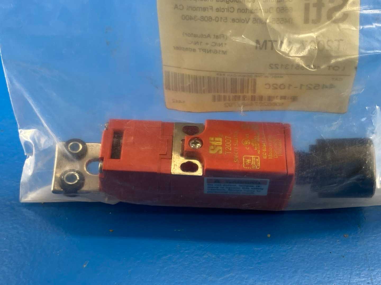 OMRON Sti T2007-11TM, Safety Interlock Switch (Flat Actuator Type)