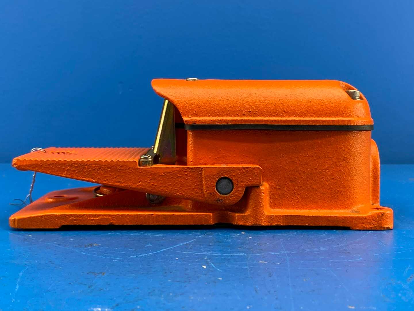 Hercules 576-DWN No Shield Foot Switch 15A 125-250VAC 1/2HP / 1HP
