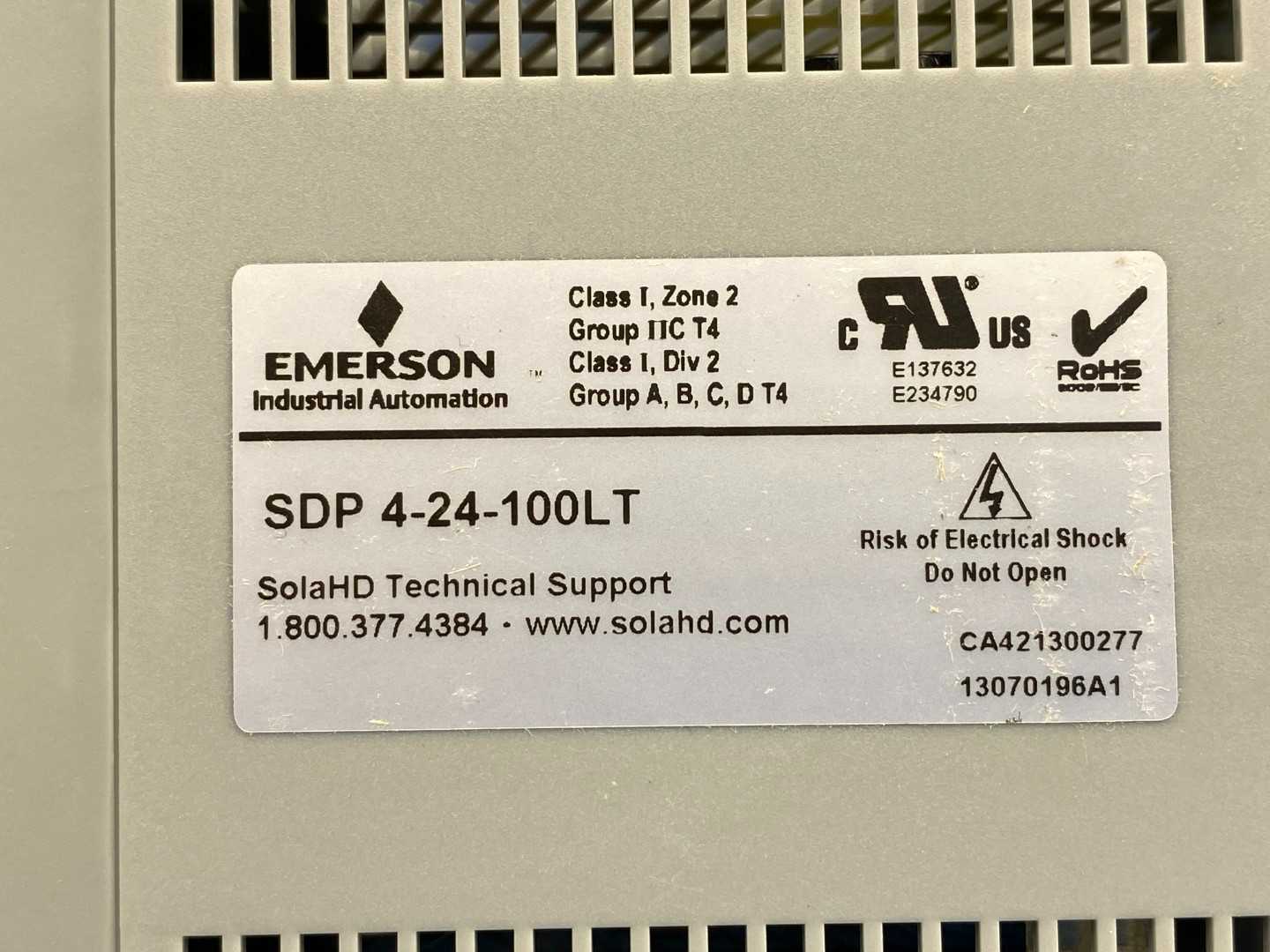 Sola/Hevi-Duty SDP4-24-100LT AC/DC DIN Rail Power Supply 115/230VAC 24VDC 3.8A Output Current