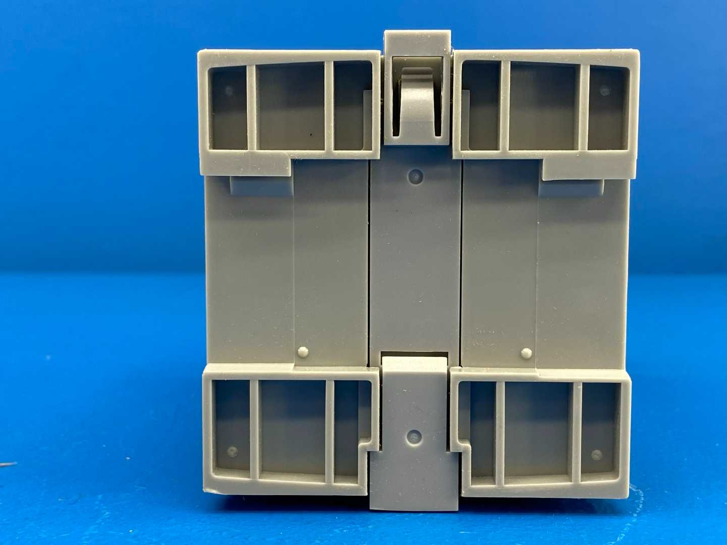 Sola/Hevi-Duty SDP4-24-100LT AC/DC DIN Rail Power Supply 115/230VAC 24VDC 3.8A Output Current