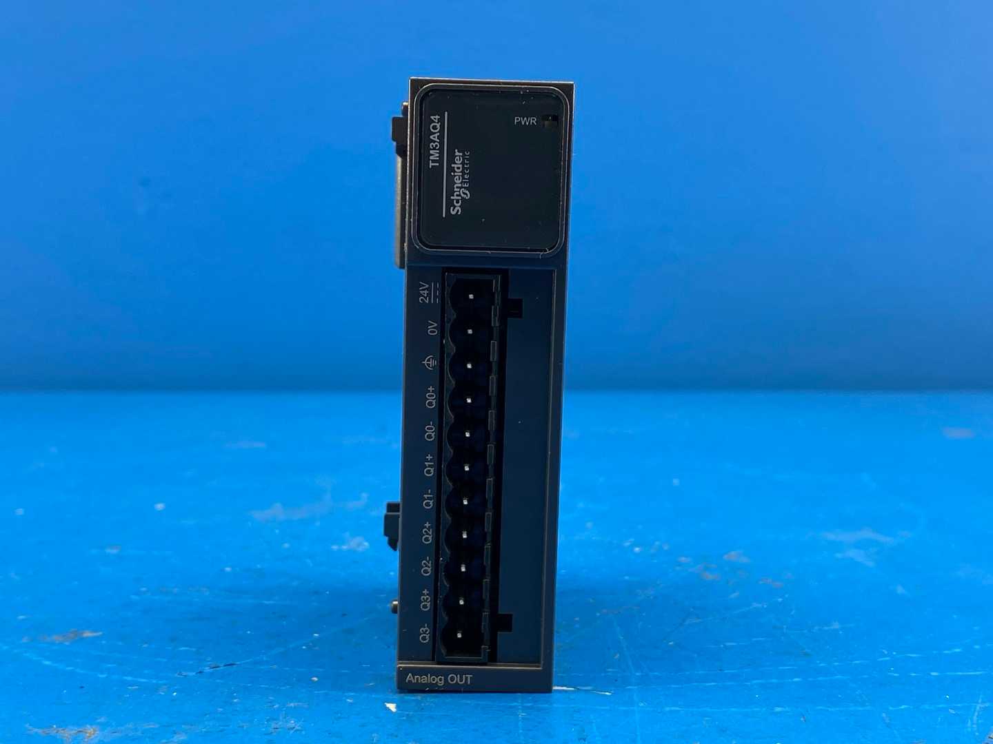 Schneider Electric TM3AQ4 Analog Output Module