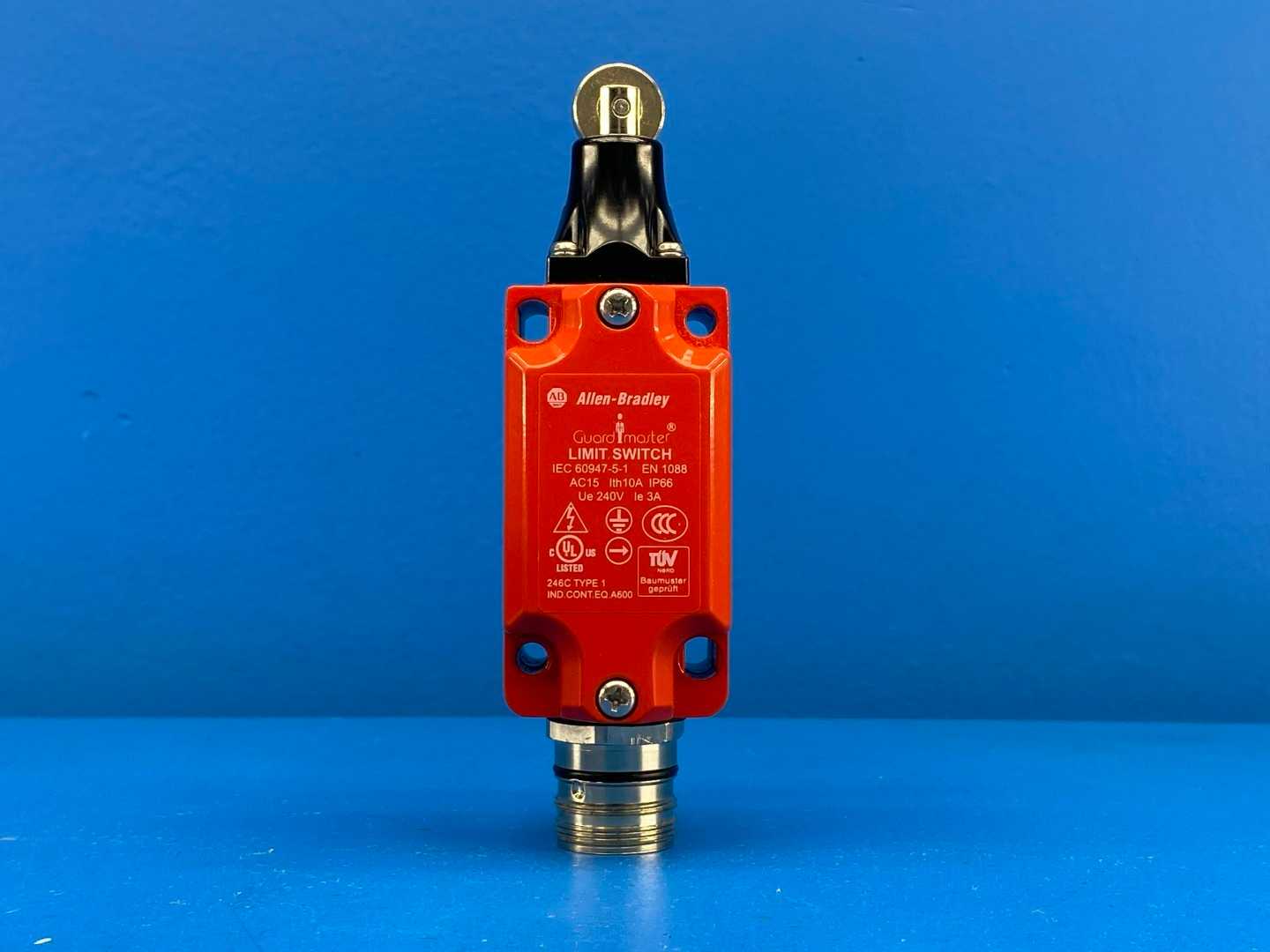 Allen-Bradley 440P-MRPB22MP Guard Master Limit Switch 240V