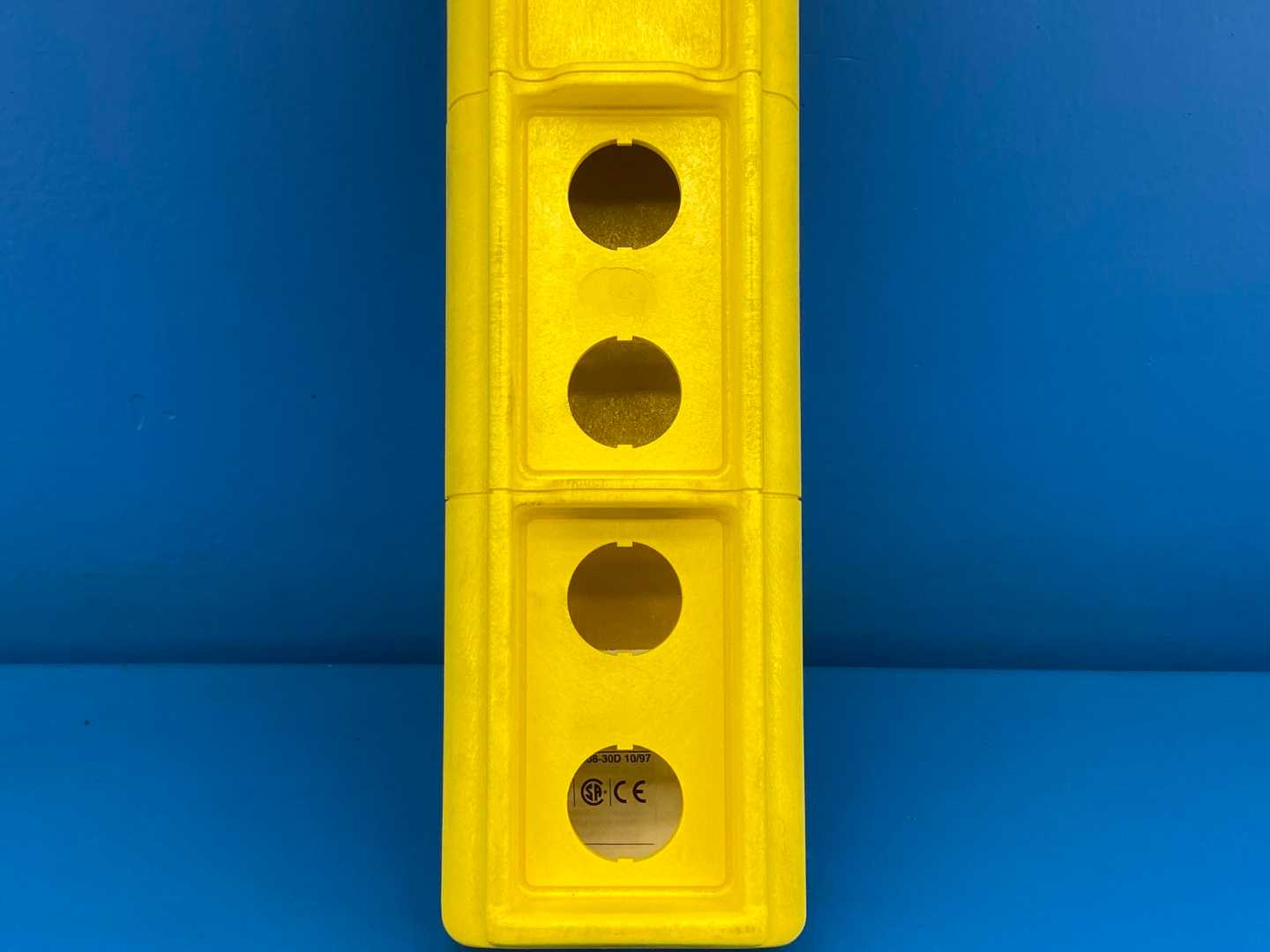 Square D 9001SKYP4, Pendant Station, 4 Button Empty Enclosure Series B