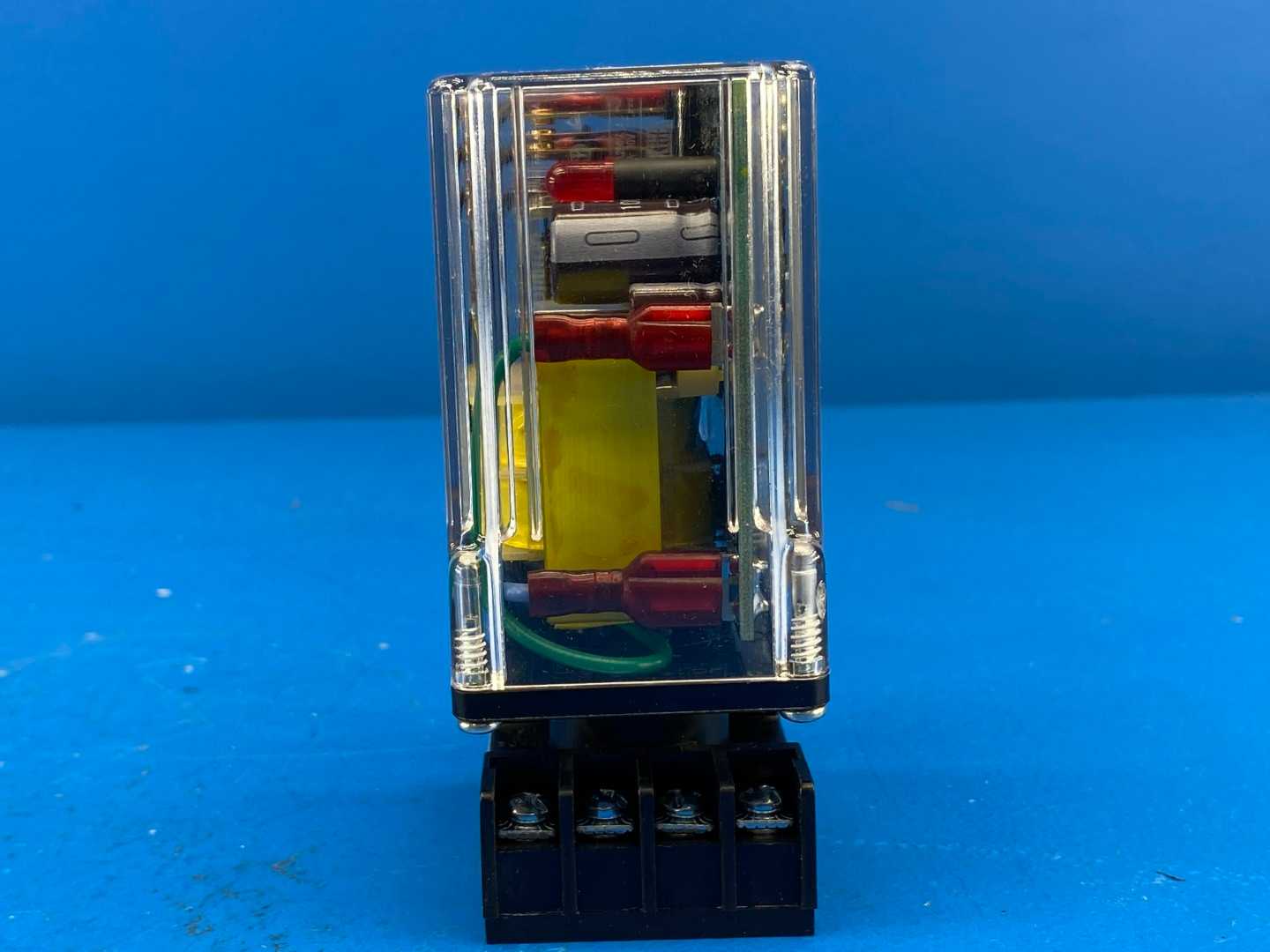 Warrick Controls 16MC1B0 Liquid Level Control Relay 26K Ohms 16M W/ 8 PIN DIN MT SOCKET 120V