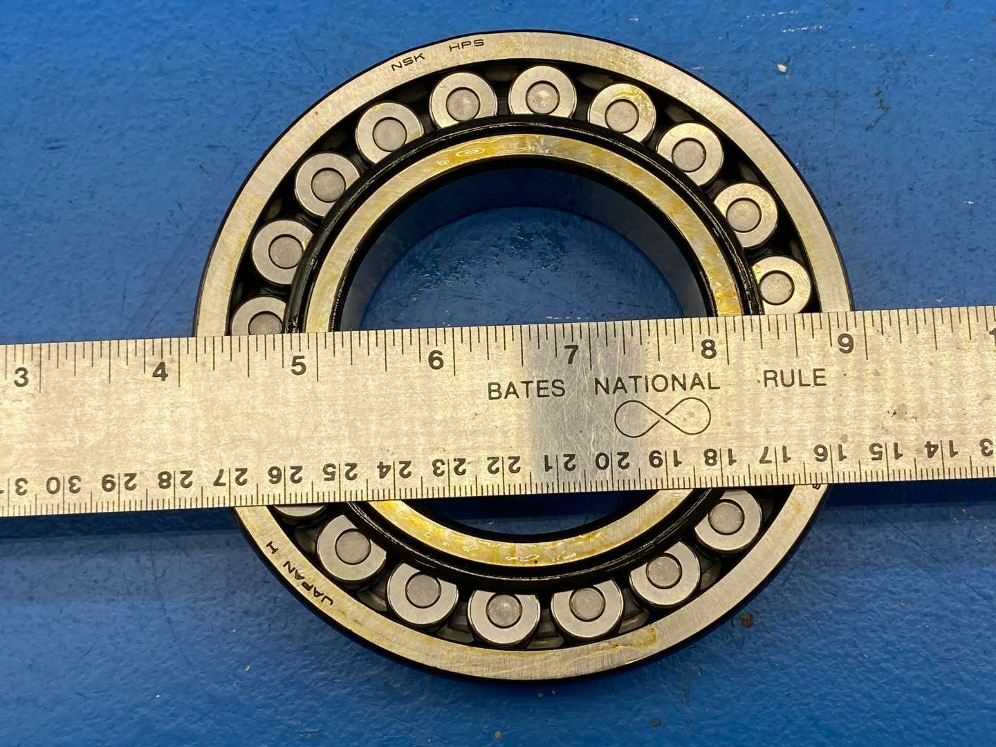 NSK Bearings 22214EAE4C3 309 Spherical Roller Bearing 70x125x31mm