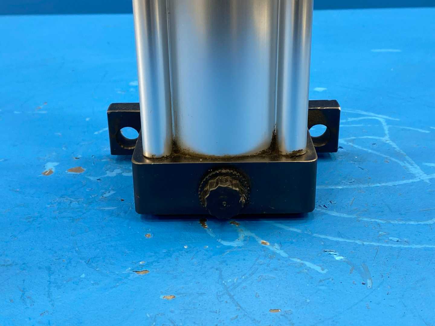 Parker Series 2MA Model- 02.50 C2MAU38 / 24.000 Pneumatic Cylinder 2.50" Bore 24" Stroke 250 PSI Air