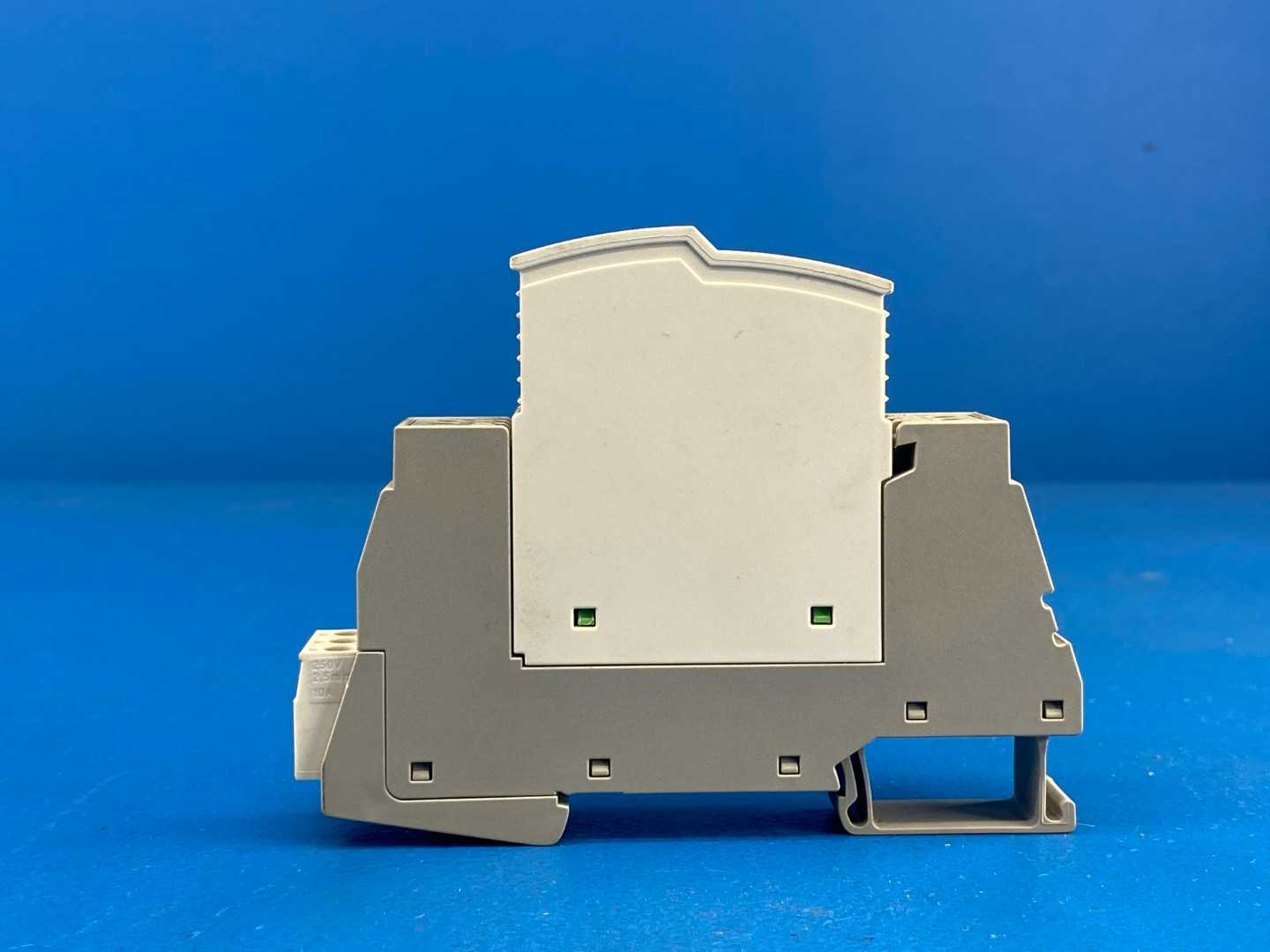 Phoenix Contact PLT-SEC-T3-120-FM-UT (2907918) Type 3 surge protection device