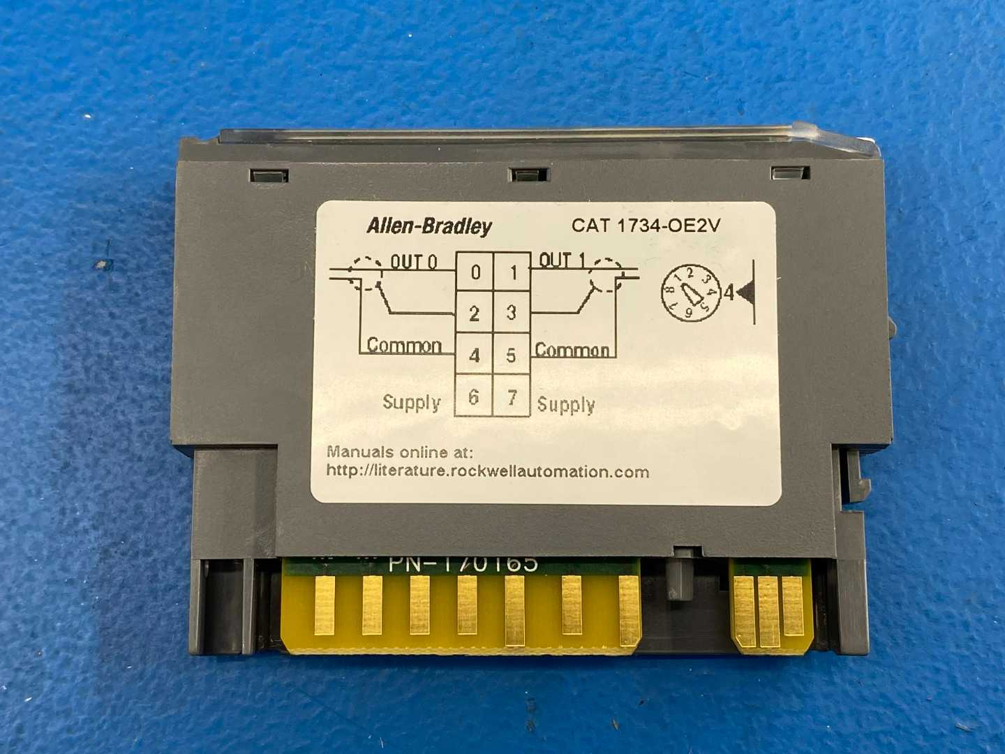 Allen-Bradley 1734-0E2V Point Analog Output Module