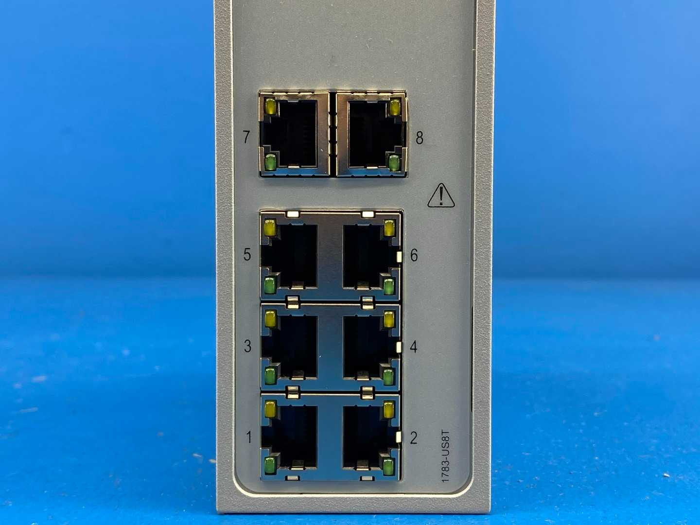 Allen-Bradley 1783-US8T, Stratix 2000 Unmanaged Ethernet Switch Series A DIR/VER 10000326813/00