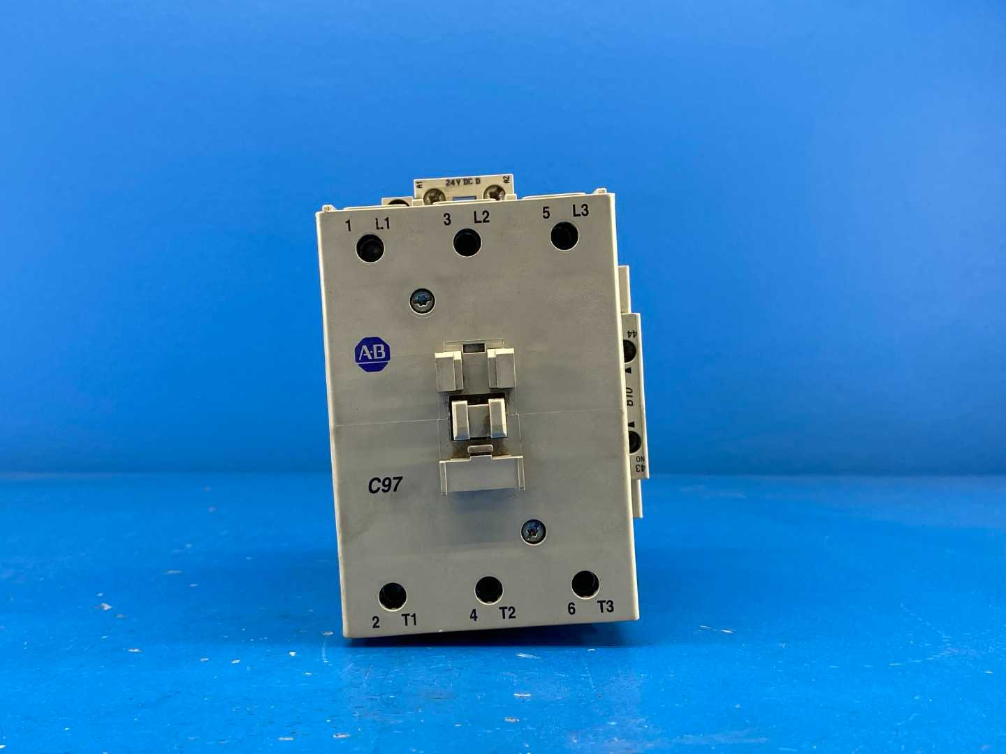 130Amp Allen-Bradley 100-C97D*00 Series A Contactor, 690V AC, 3-Phase, 4-Pole