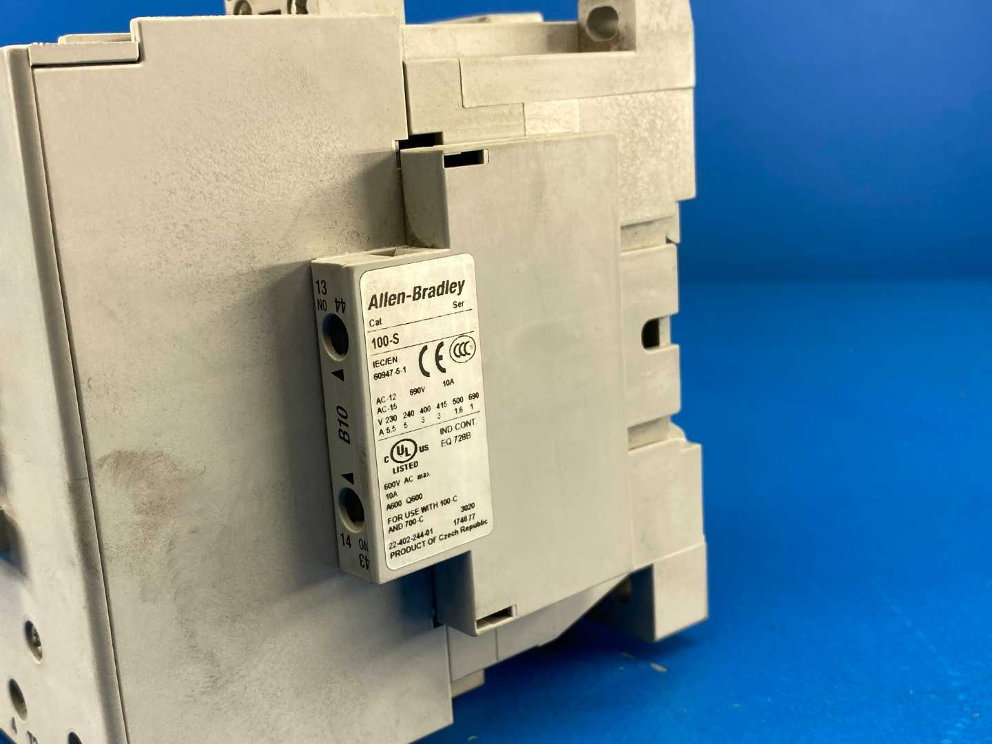 130Amp Allen-Bradley 100-C97D*00 Series A Contactor, 690V AC, 3-Phase, 4-Pole