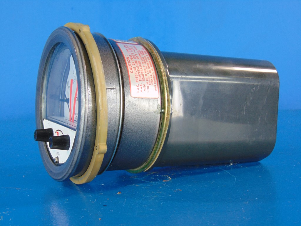 Dwyer Photohelic A3000 Series Gauge Type 2