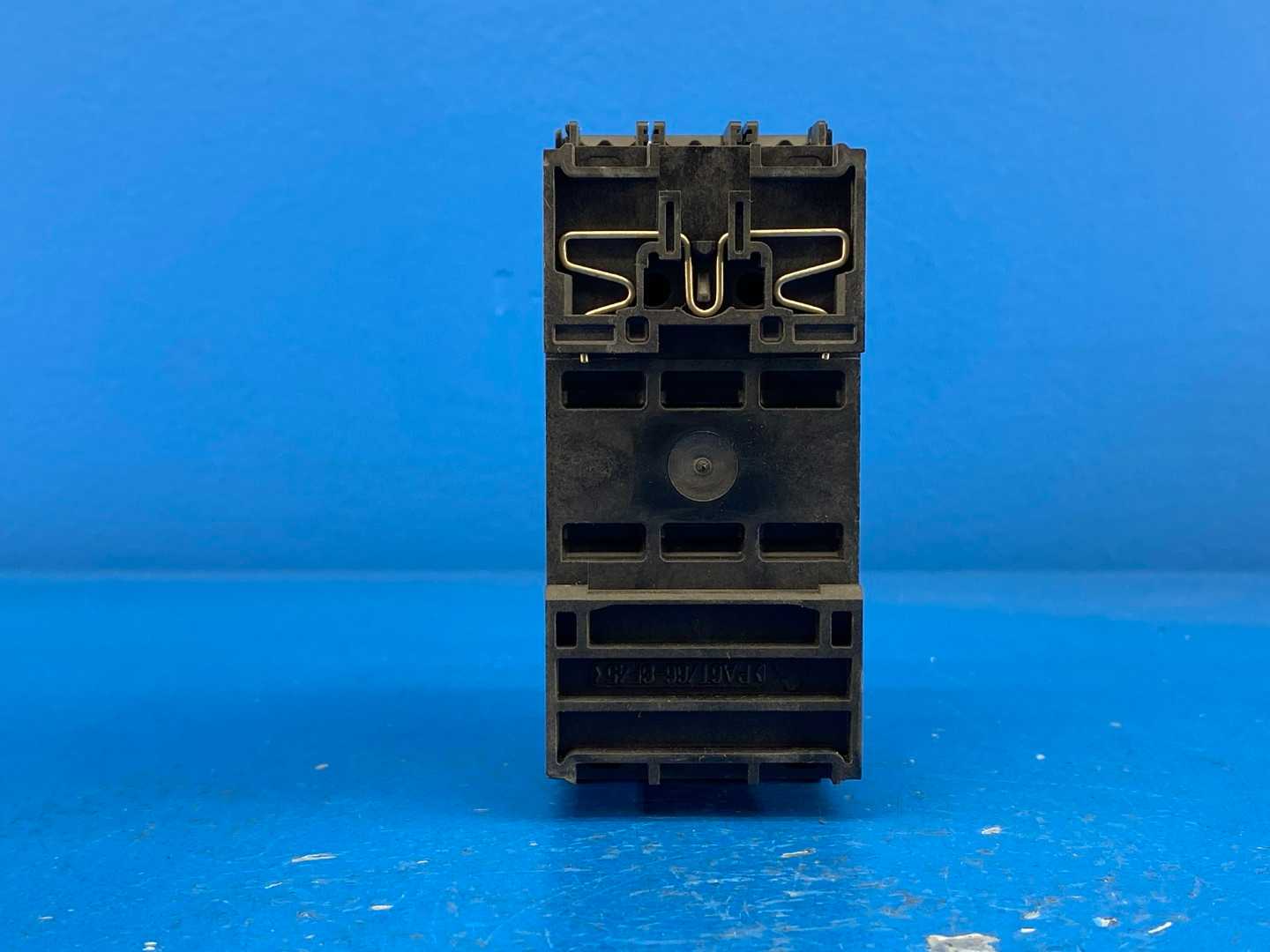 Allen-Bradley 140U-D6D3-C15 Circuit Breaker