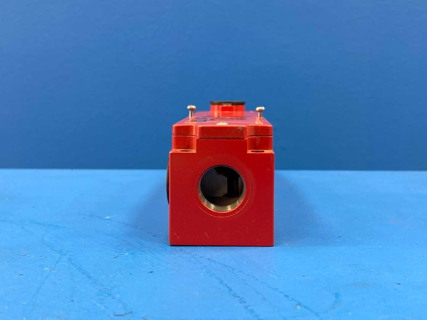 Telemecanique XCSLF3535512, Metal Safety Interlocking Switch (No Key)